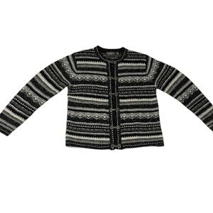 Croft & Barrow Black and White Knit Sweater metal clasps